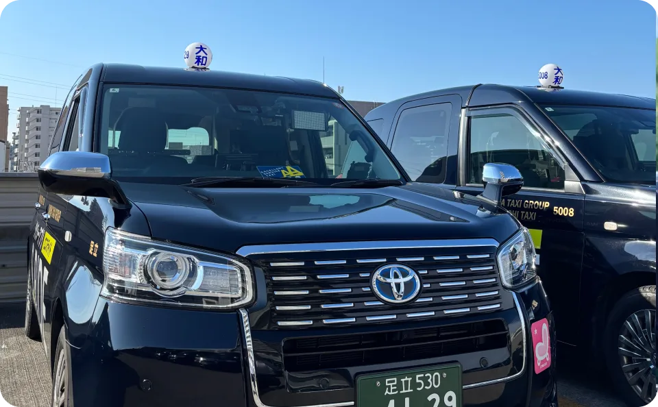 足立タクシーの車両(JPN TAXI)