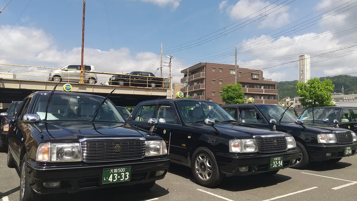 未来都で走っている車両はこれ!